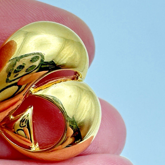 Vintage Monet Abstract Arrow Swirl Pierced Earrings Gold Tone 80s Retro Unusual - Picture 9 of 9